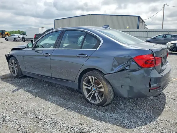 WBA8D9G53JNU66648 2018 BMW 3ER - Image 2