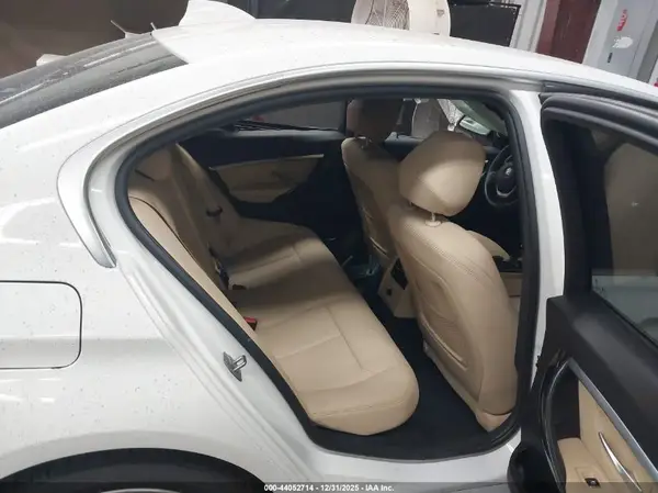 WBA8D9G53JNU67640 2018 BMW 3ER - Image 8