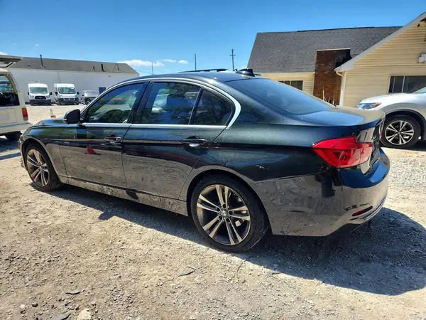 WBA8D9G53JNU67699 2018 BMW 3ER - Image 2