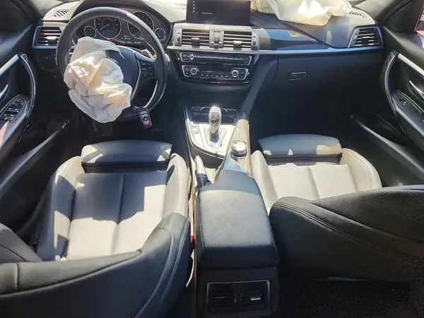 WBA8D9G53JNU67699 2018 BMW 3ER - Image 8