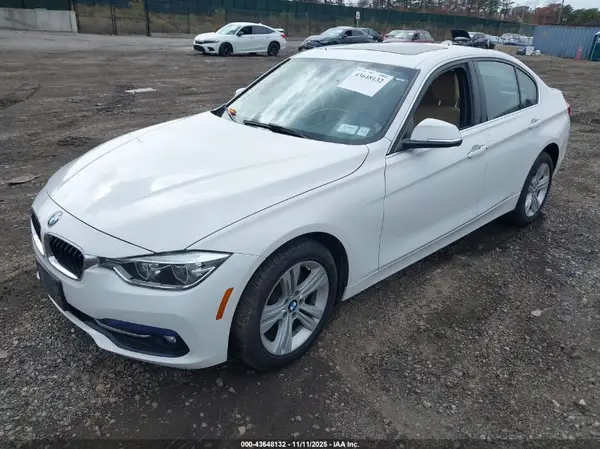 WBA8D9G53JNU67735 2018 BMW 3ER - Image 2