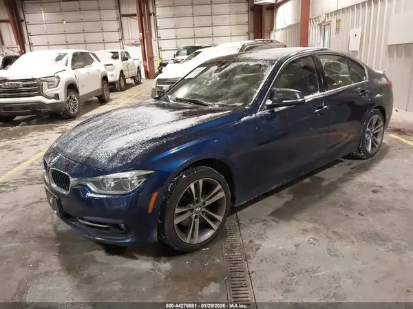 WBA8D9G53JNU68948 2018 BMW 3ER - Image 2