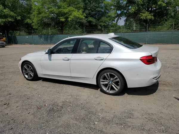 WBA8D9G53JNU70604 2018 BMW 3ER - Image 2