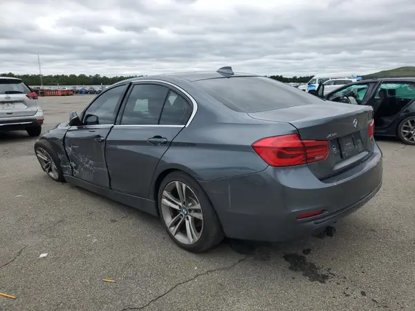 WBA8D9G53JNU72109 2018 BMW 3ER - Image 2