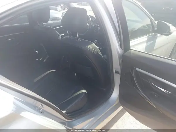WBA8D9G53JNU72255 2018 BMW 3ER - Image 8