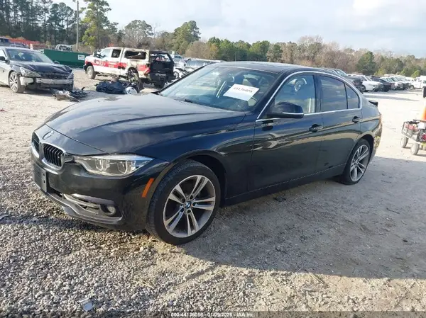 WBA8D9G53JNU72949 2018 BMW 3ER - Image 2