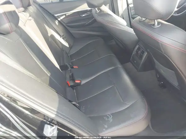 WBA8D9G53JNU72949 2018 BMW 3ER - Image 8