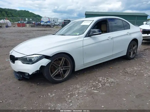 WBA8D9G54HNU59377 2017 BMW 3ER - Image 2