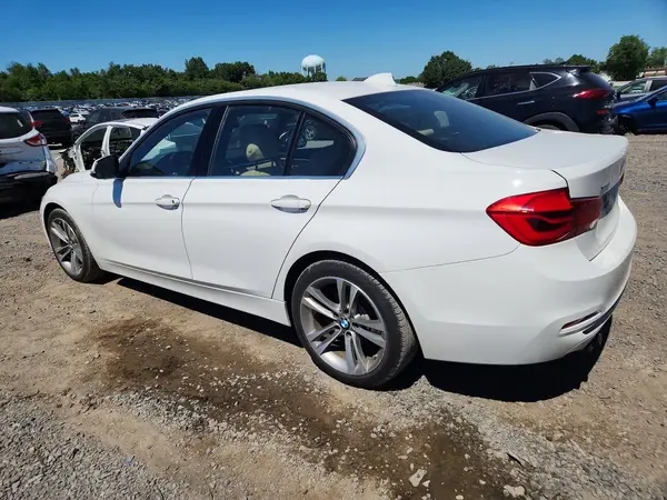 WBA8D9G54JNU67128 2018 BMW 3ER - Image 2