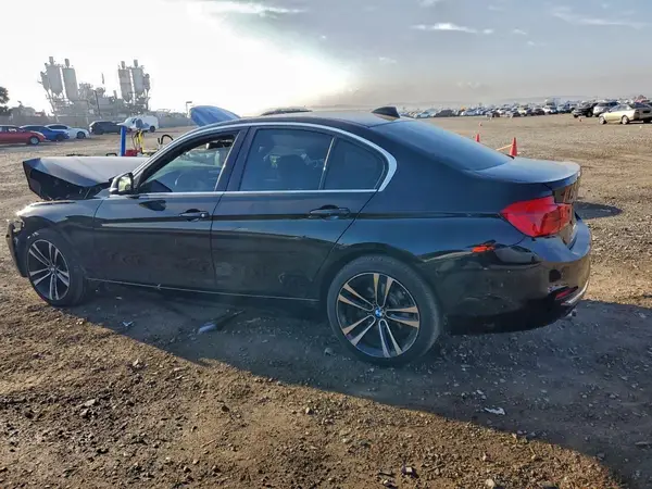 WBA8D9G54JNU67677 2018 BMW 3ER - Image 2