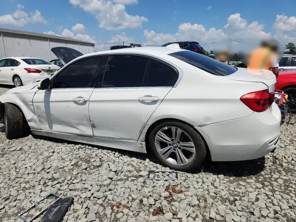 WBA8D9G54JNU69493 2018 BMW 3ER - Image 2