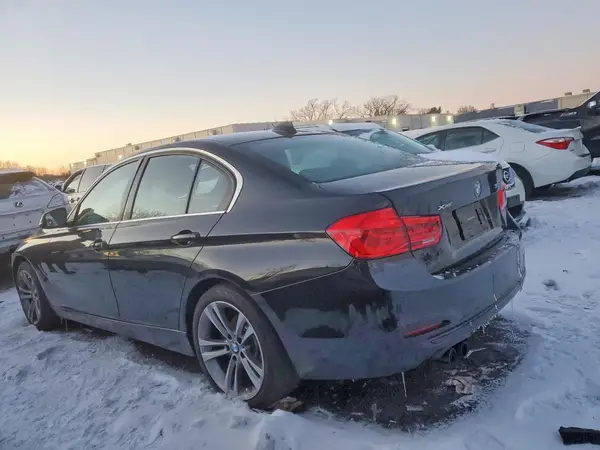 WBA8D9G54JNU71874 2018 BMW 3ER - Image 2
