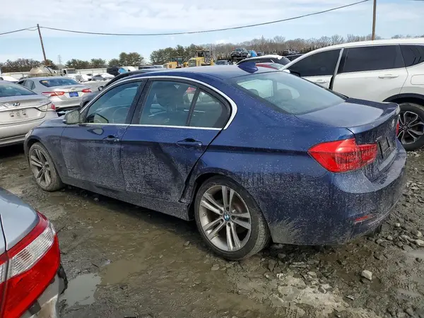 WBA8D9G54JNU72281 2018 BMW 3ER - Image 2