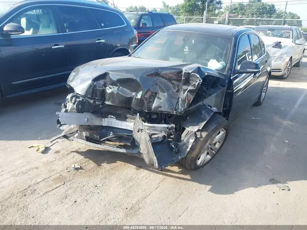 WBA8D9G54JNU72605 2018 BMW 3ER - Image 2