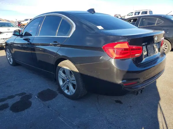 WBA8D9G54JNU72619 2018 BMW 3ER - Image 2