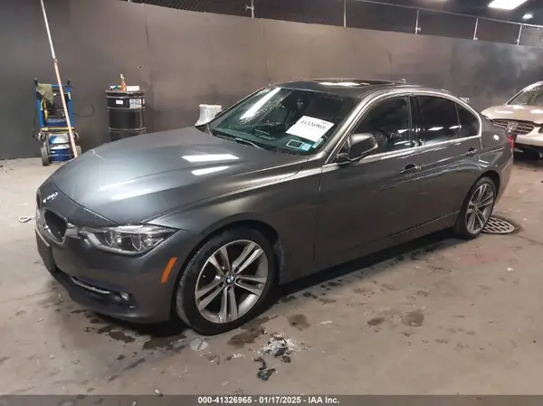 WBA8D9G54JNU72698 2018 BMW 3ER - Image 2