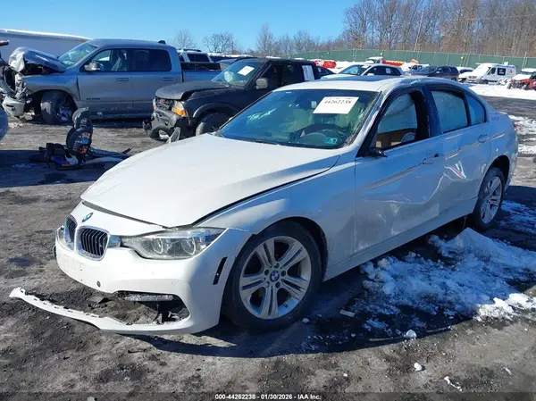 WBA8D9G55HNT91056 2017 BMW 3ER - Image 2