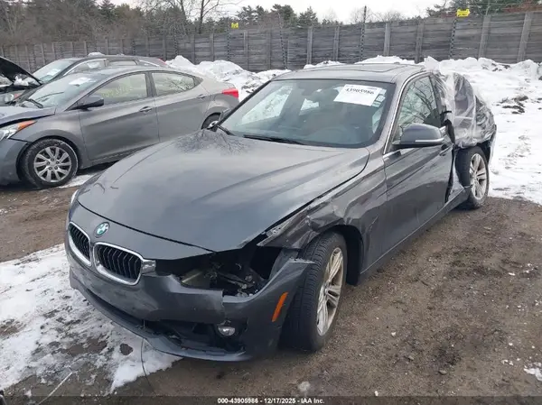 WBA8D9G55HNU59033 2017 BMW 3ER - Image 2