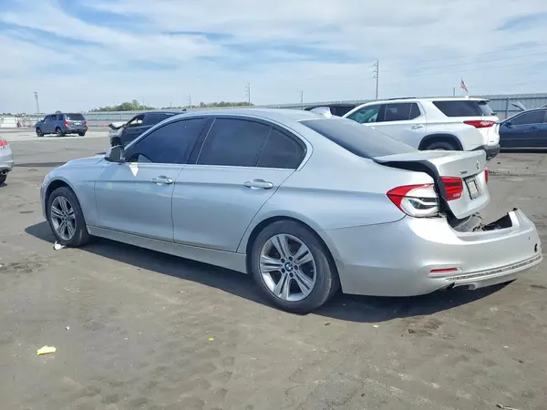 WBA8D9G55HNU60876 2017 BMW 3ER - Image 2