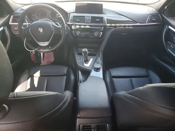 WBA8D9G55HNU60876 2017 BMW 3ER - Image 8