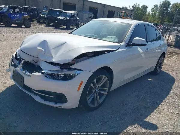 WBA8D9G55JNU67106 2018 BMW 3ER - Image 2