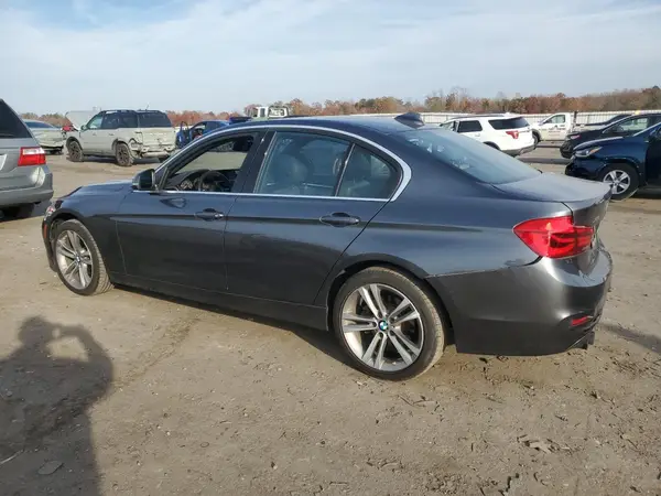 WBA8D9G55JNU68515 2018 BMW 3ER - Image 2