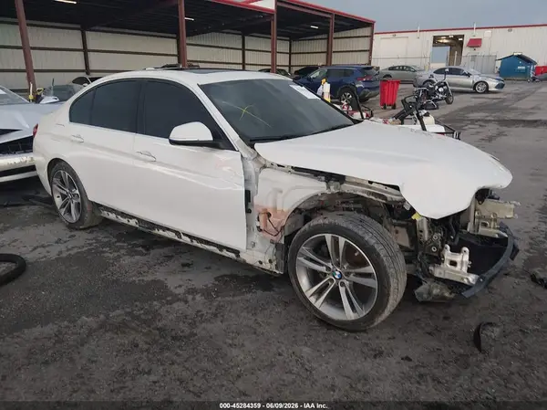WBA8D9G55JNU68627 2018 BMW 3ER - Image 1