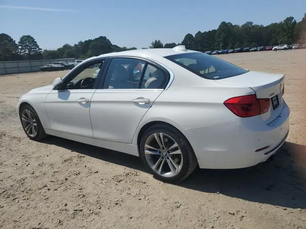 WBA8D9G55JNU68675 2018 BMW 3ER - Image 2