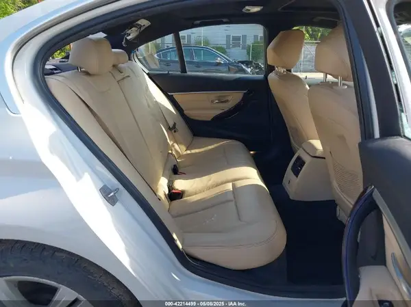 WBA8D9G55JNU69356 2018 BMW 3ER - Image 8