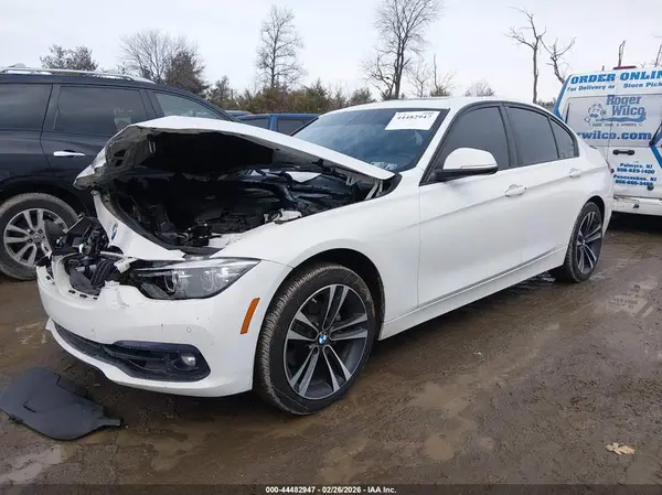 WBA8D9G55JNU69910 2018 BMW 3ER - Image 2
