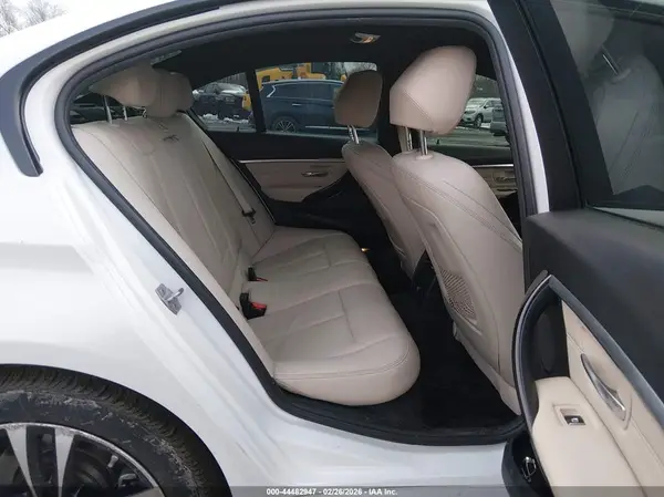 WBA8D9G55JNU69910 2018 BMW 3ER - Image 8