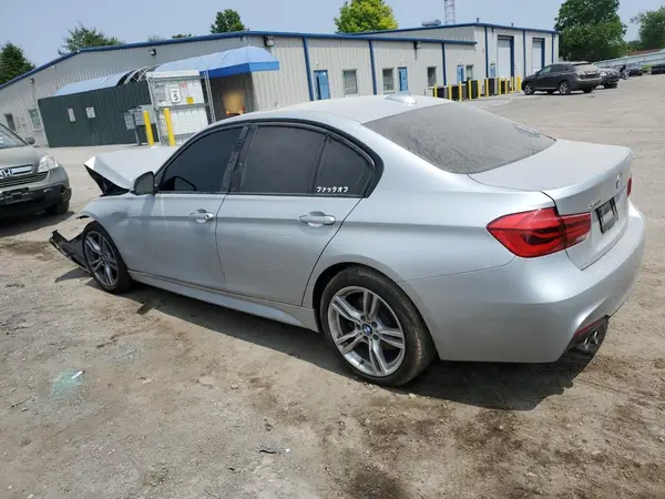 WBA8D9G55JNU71141 2018 BMW 3ER - Image 2