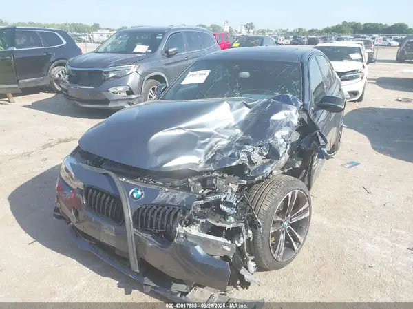 WBA8D9G55JNU71527 2018 BMW 3ER - Image 2