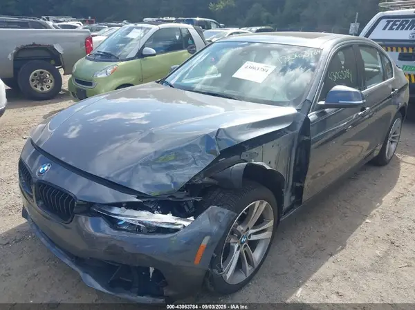 WBA8D9G55JNU71964 2018 BMW 3ER - Image 2