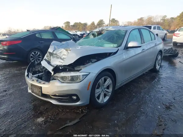 WBA8D9G56HNT91616 2017 BMW 3ER - Image 2