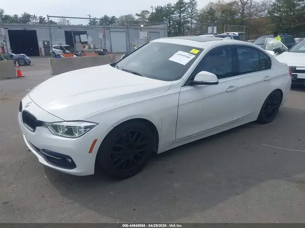 WBA8D9G56JNU68636 2018 BMW 3ER - Image 2