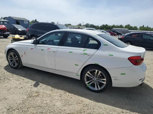 WBA8D9G56JNU71570 2018 BMW 3ER - Image 2