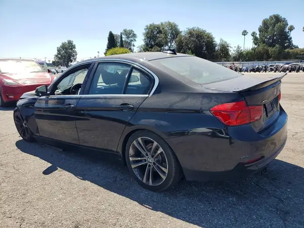 WBA8D9G56JNU72539 2018 BMW 3ER - Image 2