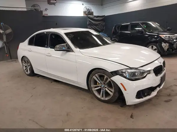WBA8D9G56JNU72833 2018 BMW 3ER - Image 1