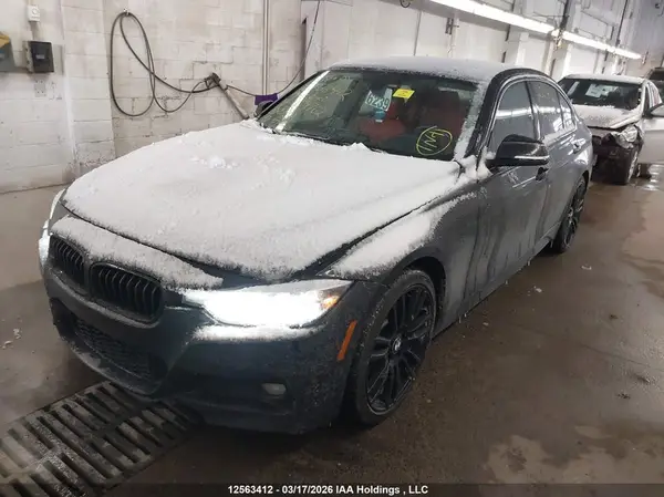 WBA8D9G57HNU59762 2017 BMW 3ER - Image 2