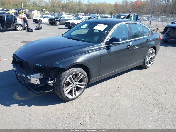 WBA8D9G57HNU60779 2017 BMW 3ER - Image 2
