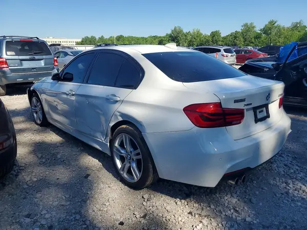 WBA8D9G57JNU67625 2018 BMW 3ER - Image 2