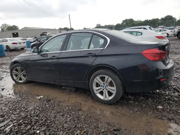 WBA8D9G57JNU68886 2018 BMW 3ER - Image 2