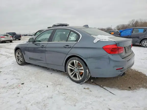 WBA8D9G57JNU69911 2018 BMW 3ER - Image 2