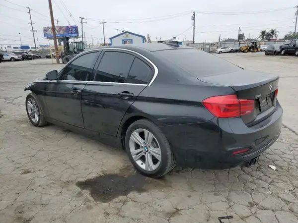 WBA8D9G57JNU71755 2018 BMW 3ER - Image 2