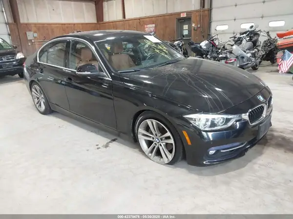 WBA8D9G58HNT90807 2017 BMW 3ER - Image 1