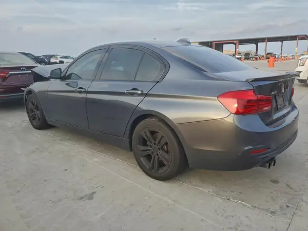 WBA8D9G58HNU58670 2017 BMW 3ER - Image 2
