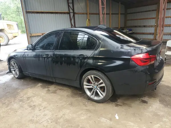 WBA8D9G58HNU58832 2017 BMW 3ER - Image 2