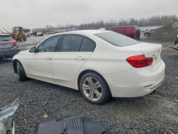 WBA8D9G58HNU60497 2017 BMW 3ER - Image 2