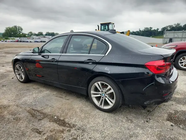 WBA8D9G58JNU67245 2018 BMW 3ER - Image 2